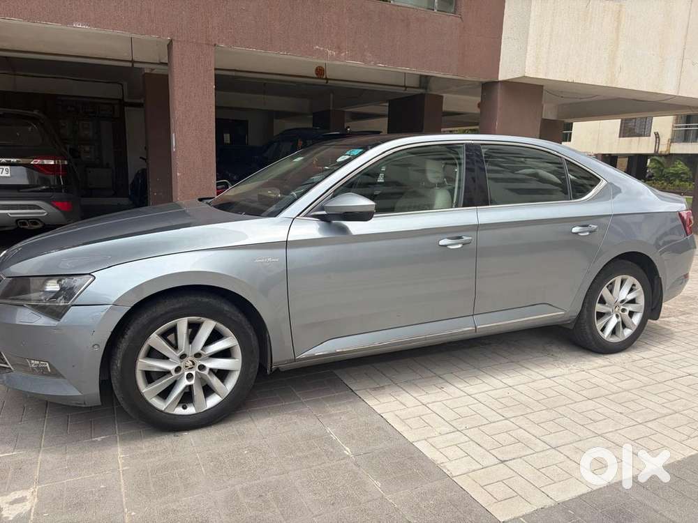 Skoda Superb Petrol 2019