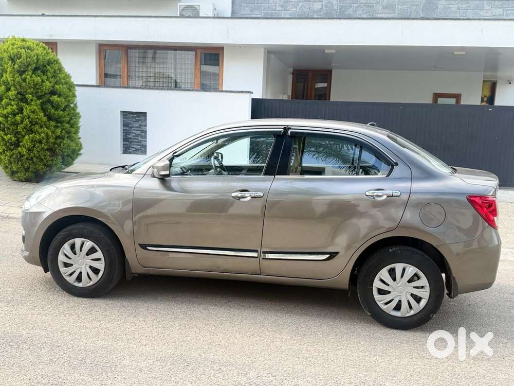 Maruti Suzuki Swift Dzire 1.2 Vxi Bsiv, 2018, Petrol