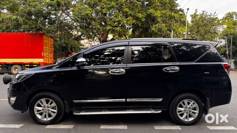 Toyota Innova Crysta 2.4 G Mt, 2023, Diesel