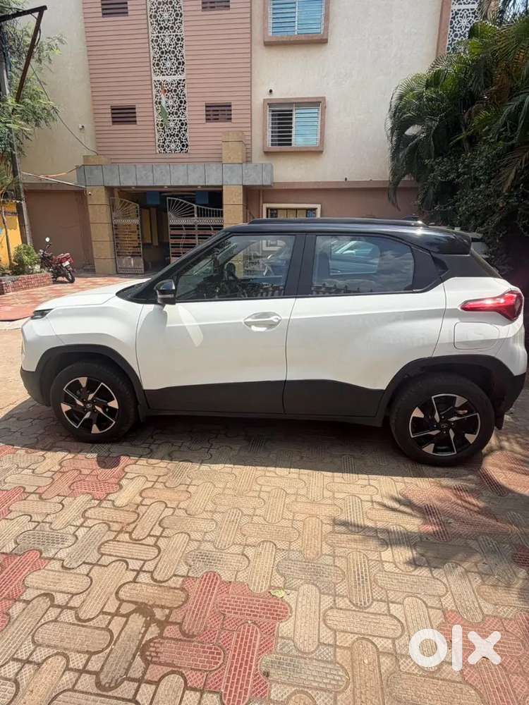 Tata Punch Accomplished Amt Sunroof 2025 Year