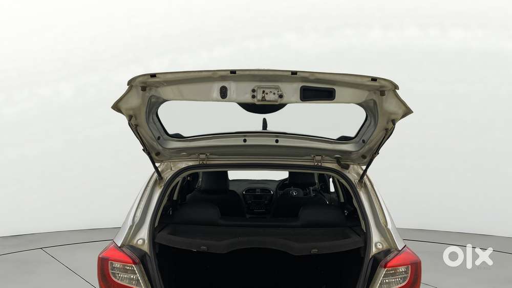 Tata Tiago 1.2 Revotron Xza, 2018, Petrol