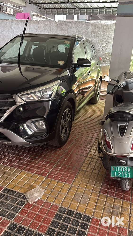 Hyundai Creta Petrol -top End - Sunroof