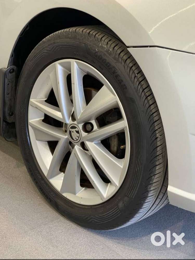 Skoda Rapid 1.0 Style At, 2020, Petrol