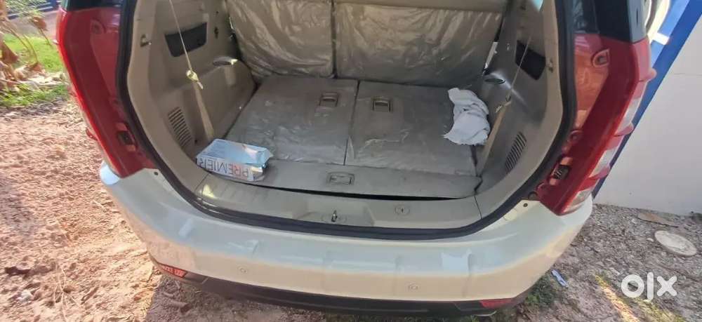 2016 Mahindra Xuv500 W10 Manual  7-seater  Diesel  ₹ 8.15