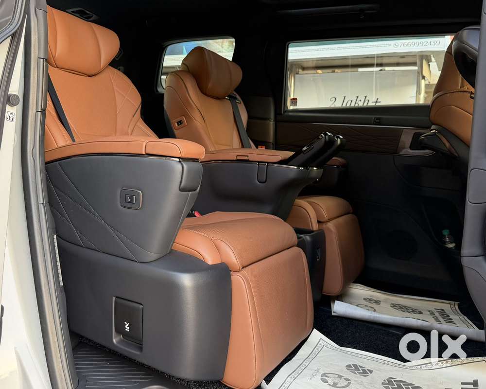 Toyota Vellfire Vip – Executive Lounge, 2024, Petrol