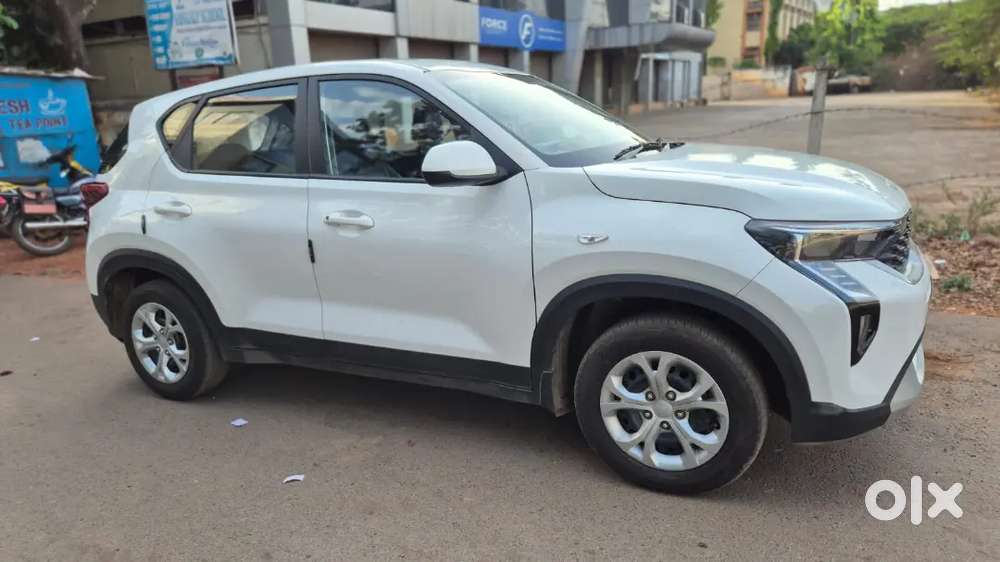 Kia Sonet 2024 Petrol Well Maintained
Showroom Condition