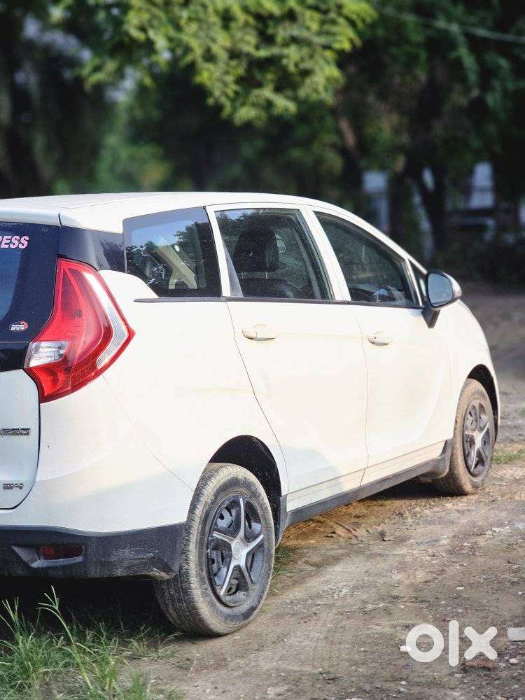 Mahindra Marazzo M6, 2019, Diesel