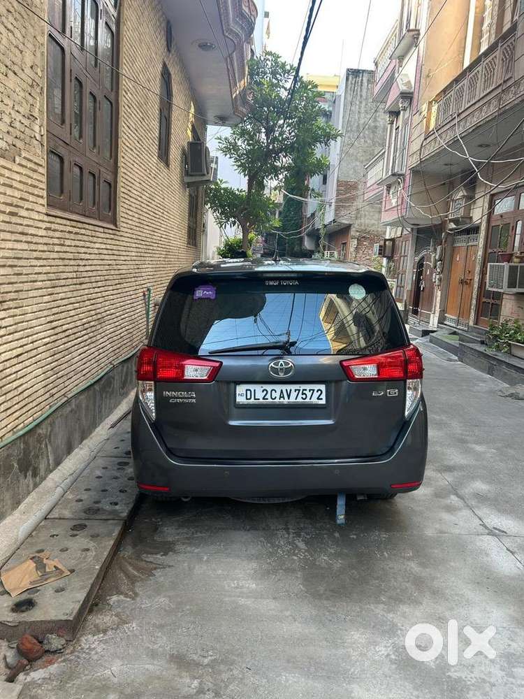 Toyota Innova Crysta 2017 Petrol Well Maintained