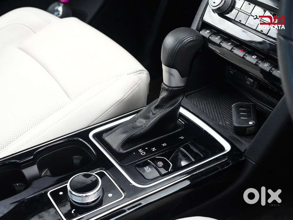 Mahindra Xuv700 2.2 Ax 7 Diesel At Luxury Pack Str, 2024, Diesel