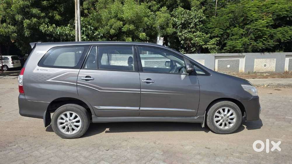 Toyota Innova 2.5 Z Diesel 7 Seater Bs Iv, 2014, Diesel