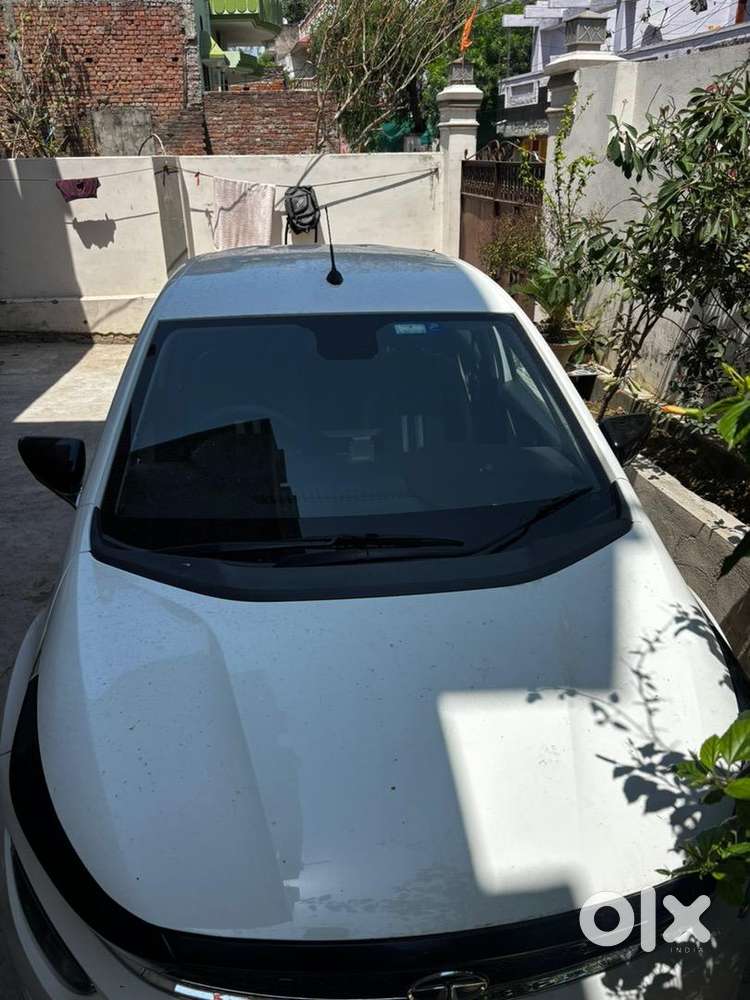 Tata Altroz 2022 Petrol Well Maintained Only 22000 Km Driven