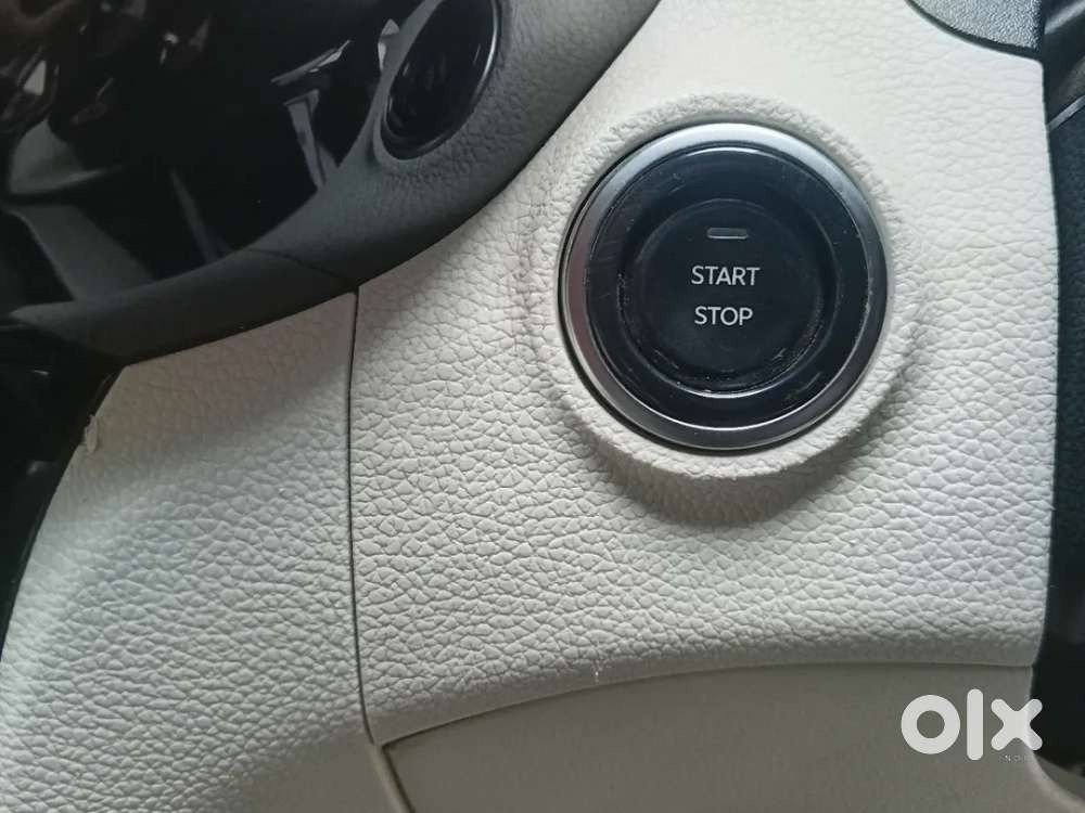 Mahindra Xuv 3xo Ax7l 1.2 Petrol At (pg), 2024, Petrol