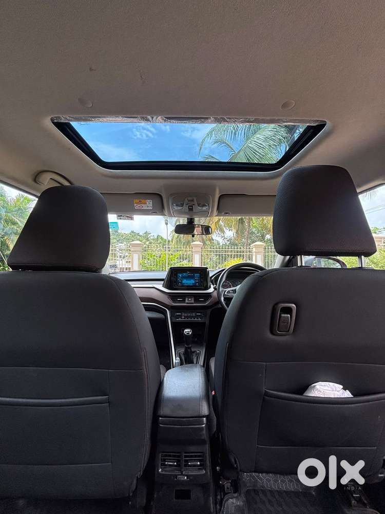 Maruti Suzuki Brezza 1.5 Zxi Smart Hybrid, 2023, Petrol