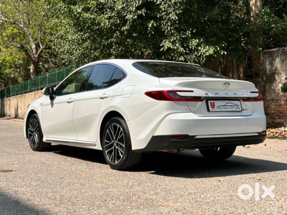 Toyota Camry Hybrid, 2025, Petrol