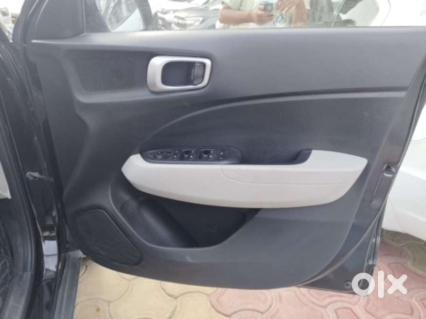 Hyundai Venue 1.2 S (o), 2022, Petrol