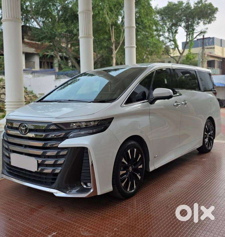 Toyota Vellfire Vip – Executive Lounge, 2024, Petrol