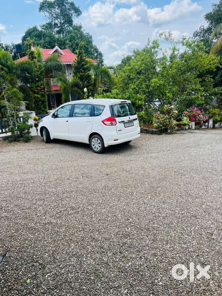 Ertiga Petrol Vxi 2016 Model (white)