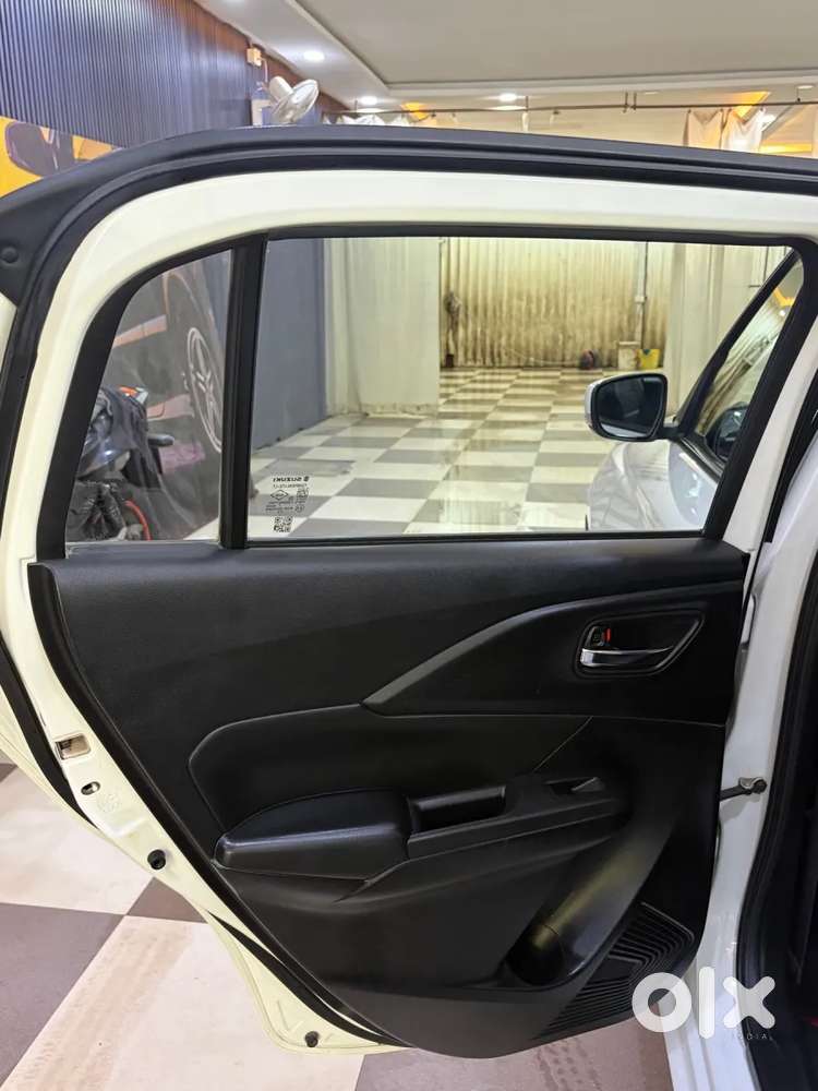Maruti Suzuki Swift Vxi, 2024, Petrol