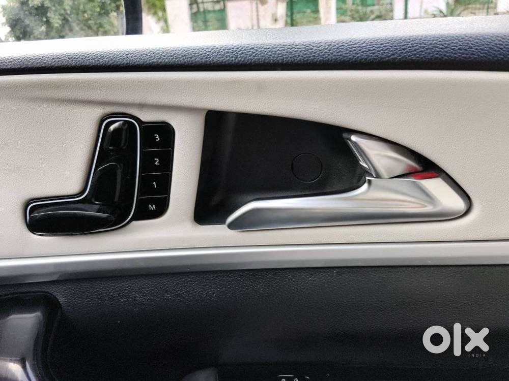 Mahindra Xuv700 2.2 Ax 7 Diesel At Str Awd, 2022, Diesel