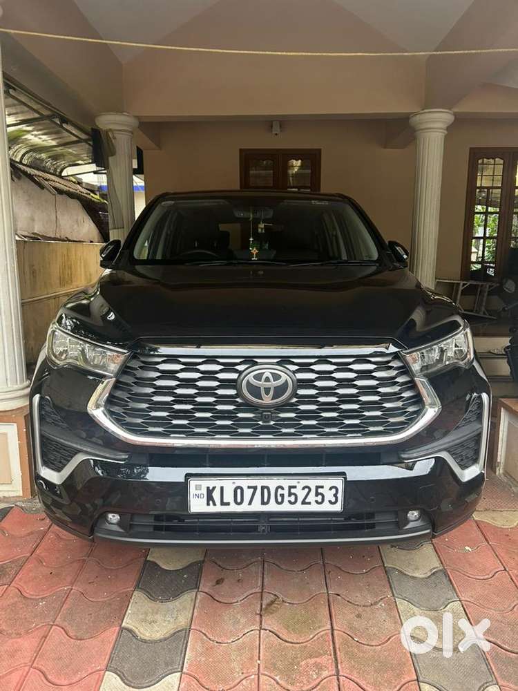 Toyota Innova Hycross 2025 Hybrids Well Maintained