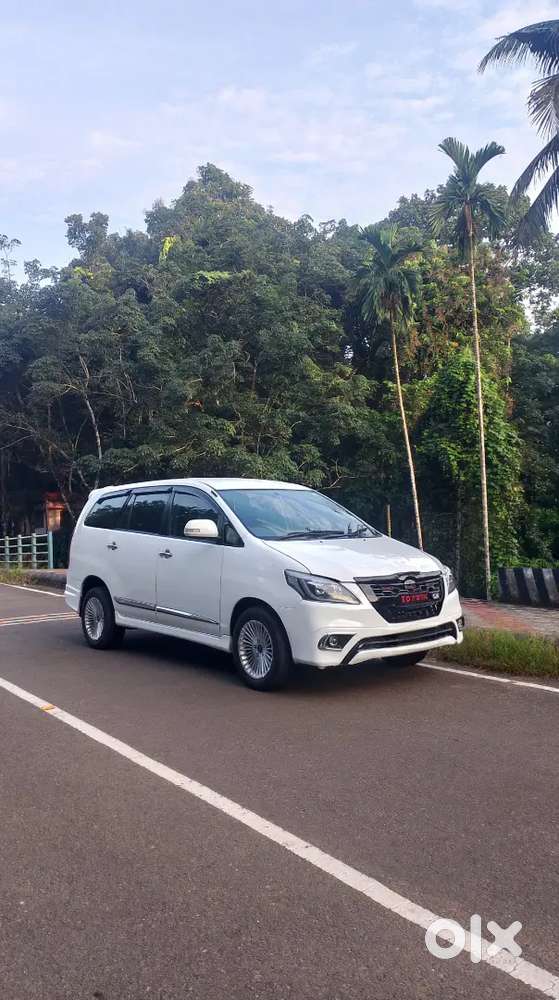 Toyota Innova 2012 Suv