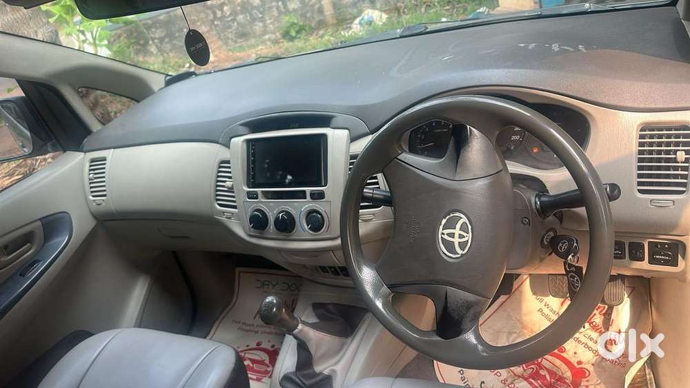 Toyota Innova 2012 Diesel 190000 Km Driven