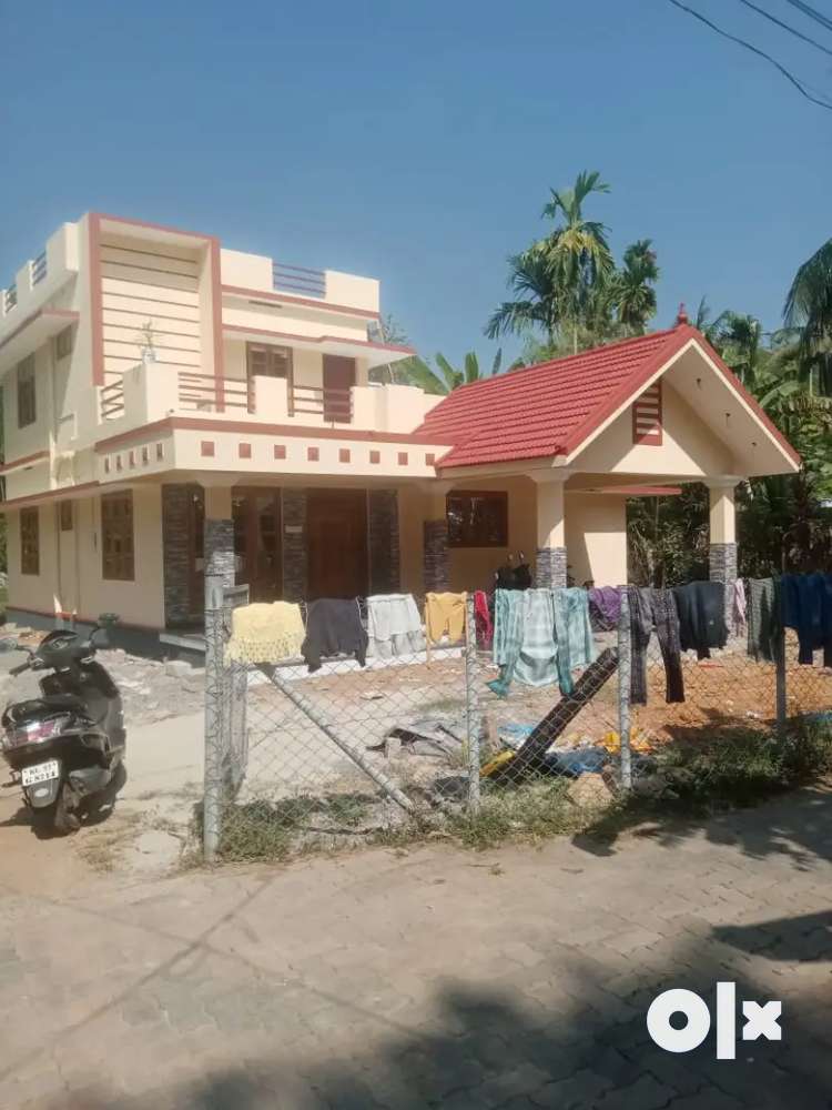 Thiruvalla Niranam , House for sale 2100 sqft,4 bhk For Sale Houses