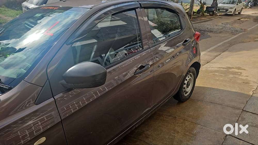 Tata Tiago Xe Petrol 2018