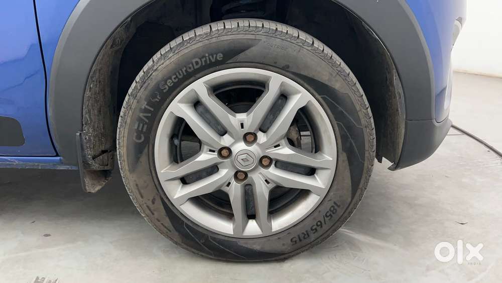 Renault Triber 1.0 Rxz Dual Tone, 2022, Petrol