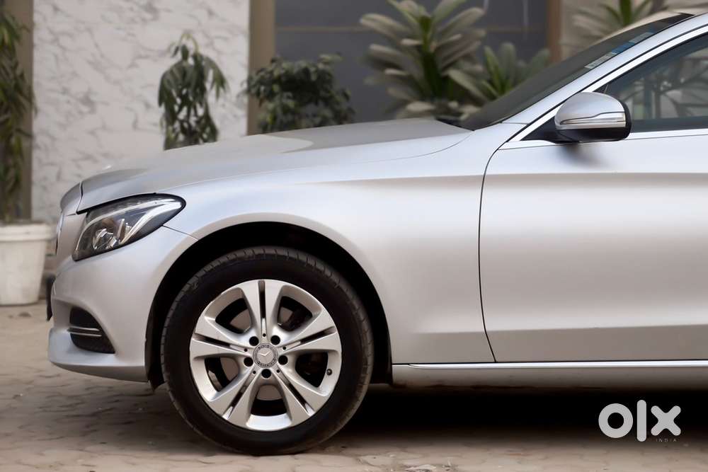 2015 Mercedes-benz C200 Avantgarde  Low Mileage  Panoramic Roof