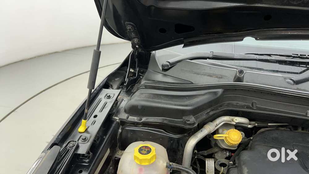 Mahindra Xuv300 W8 Option, 2021, Petrol