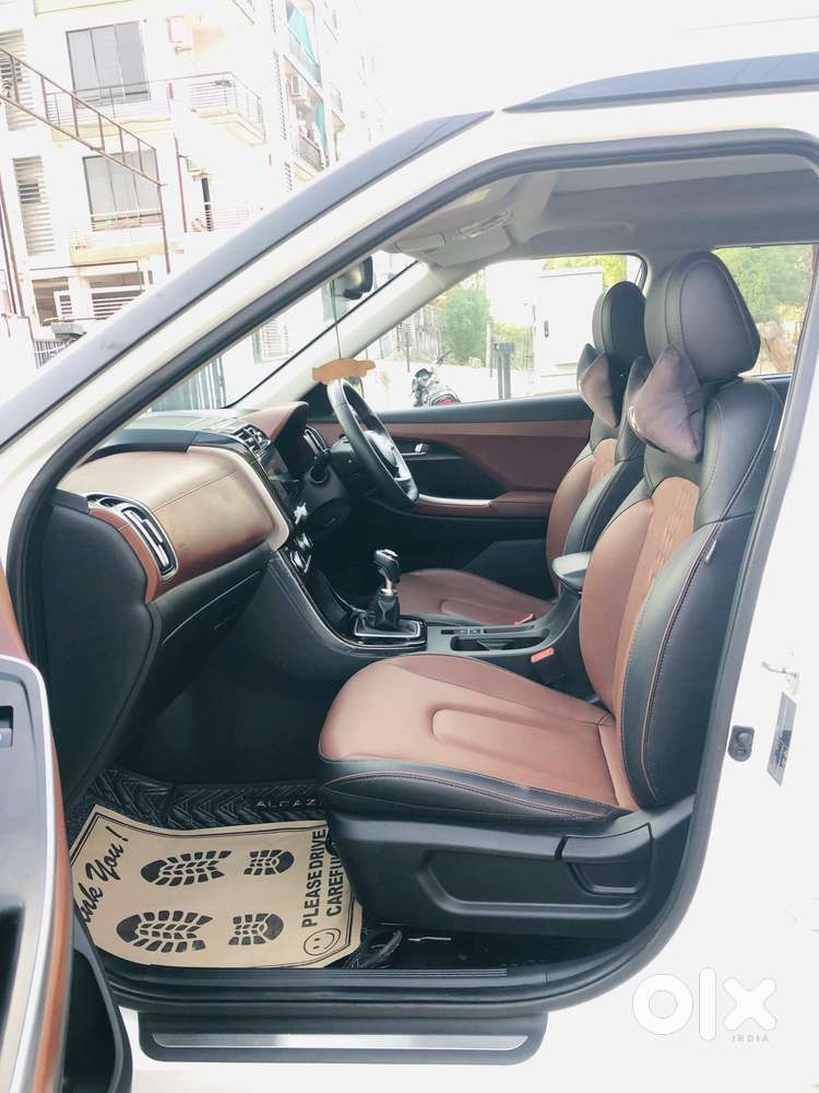 Hyundai Alcazar Platinum 7 Str 1.5 Turbo Petrol Adventure, 2023, Pet..