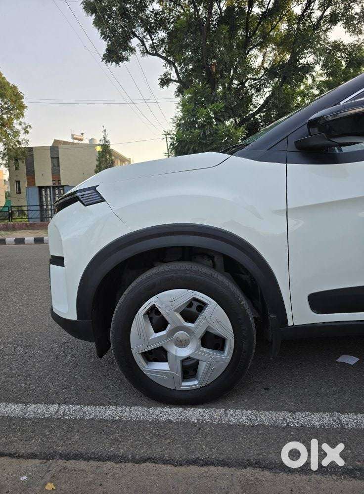 Tata Nexon Pure 1.2 Revotron Petrol 6 Mt, 2024, Petrol
