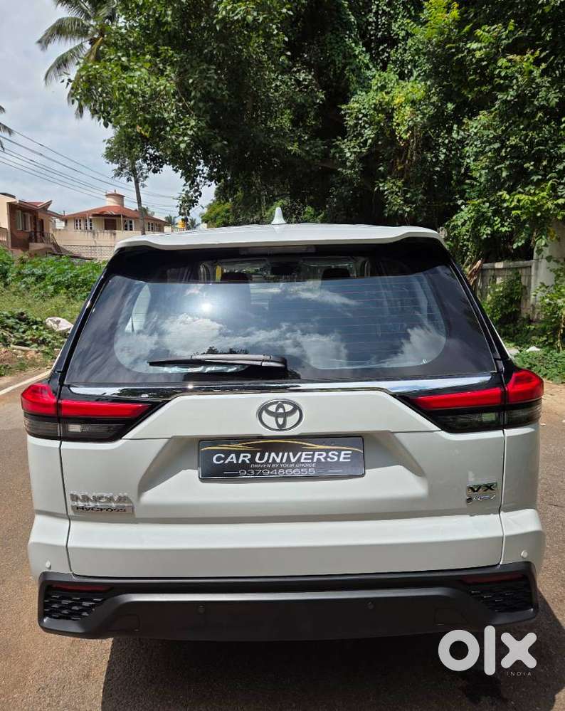 Toyota Innova Hycross 2.0 Vx (o) Hybrid 8 Str, 2025, Petrol