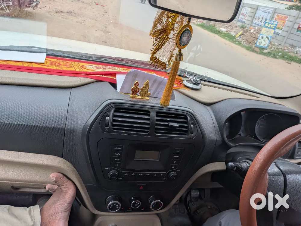 Mahindra Tuv 300 1.5 2020