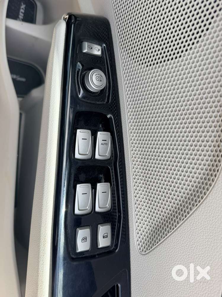 Mahindra Xuv300 W8 Amt Optional Diesel, 2023, Diesel