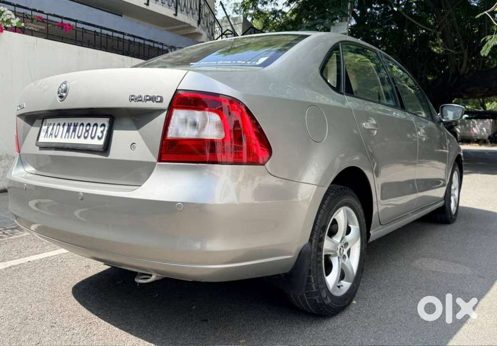 Skoda Rapid 1.6 Mpi Ambition, 2015, Petrol