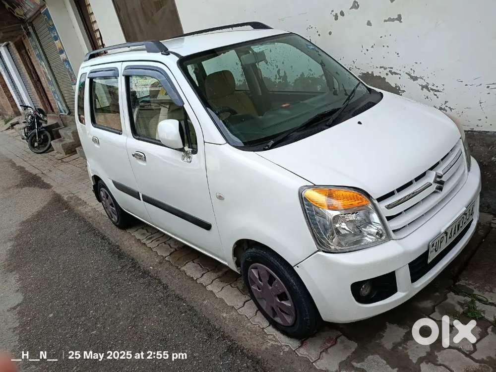 Car Me Koi Problem Nhi Hai Sab Bdhiya Hai Petrol Or Cng Dono Hai Ye