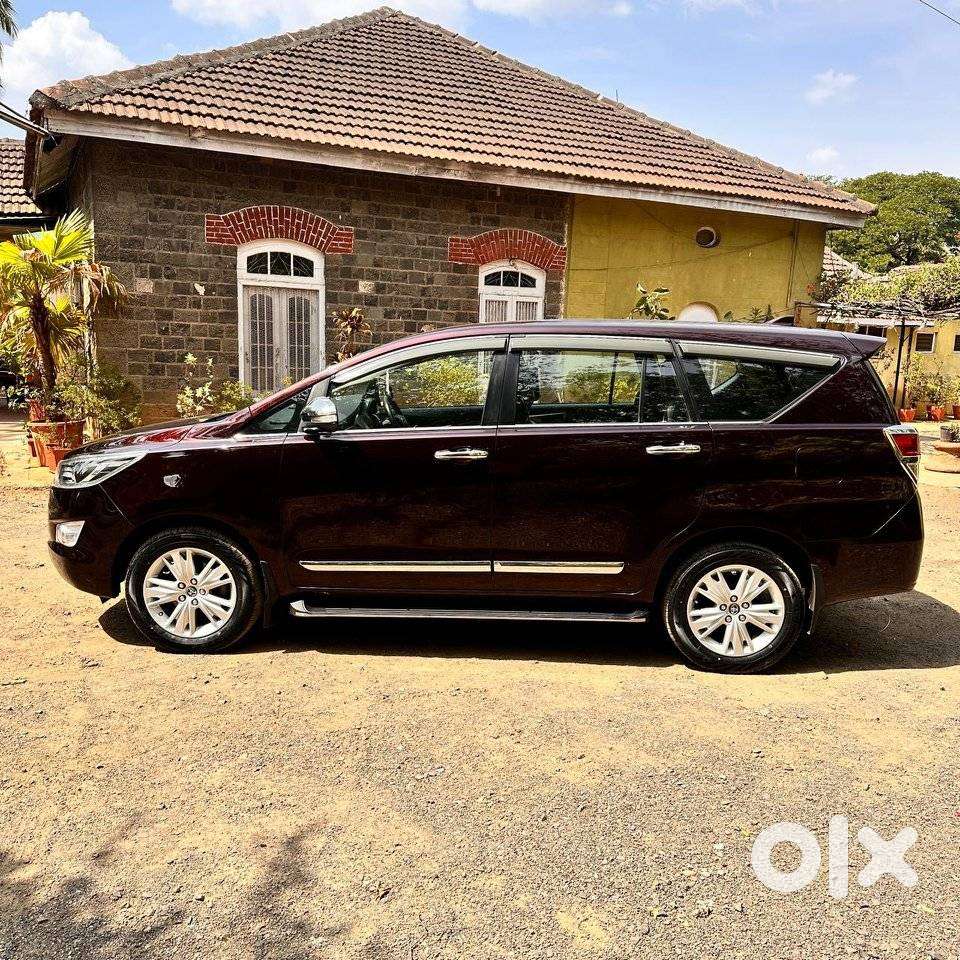 Toyota Innova Crysta 2.8z Automatic, 2017, Diesel