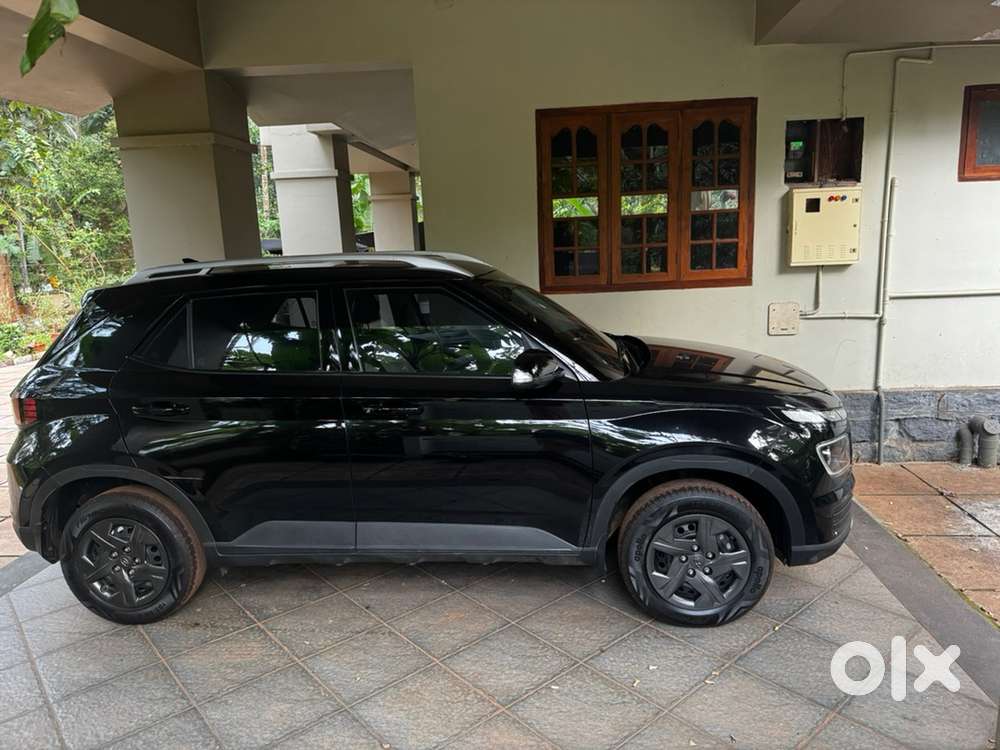 Hyundai Venue Petrol 2023