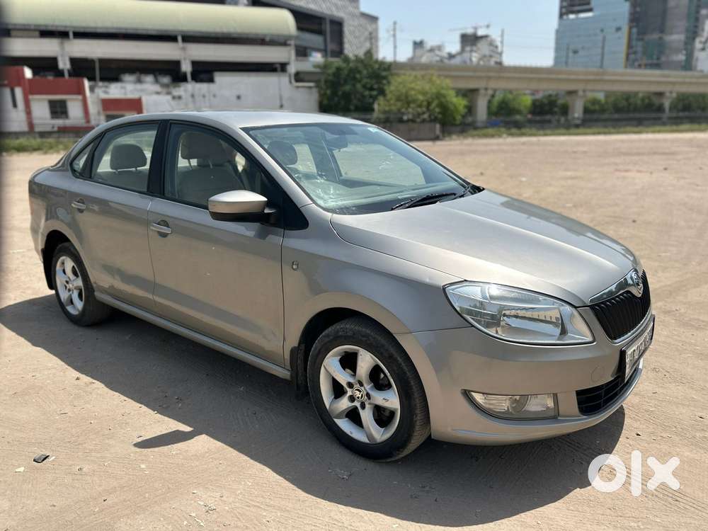 Skoda Rapid 2013-2016 1.6 Mpi Ambition With Alloy Wheel, 2015, Petro..