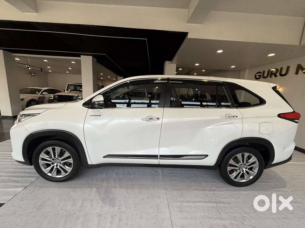 Toyota Innova Hycross 2.0 Zx (o) Hybrid 7 Str, 2024, Cng & Hybrids