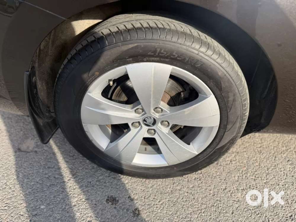 Skoda Superb [2014-2016] 1.8 Style Tsi At, 2018, Petrol