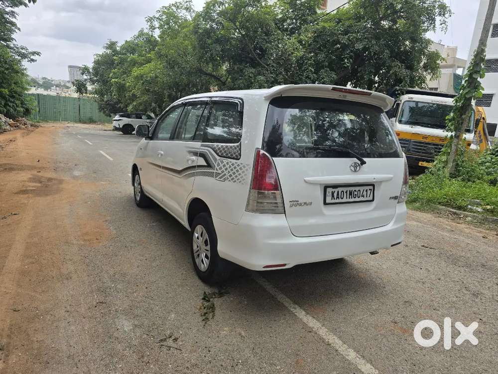 Toyota Innova 2010