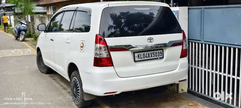 Toyota Innova 2016