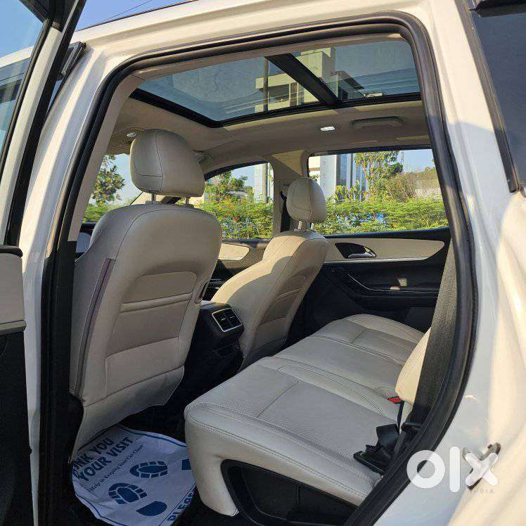 Mahindra Xuv700 2.2 Ax 7 Diesel At Str, 2023, Diesel