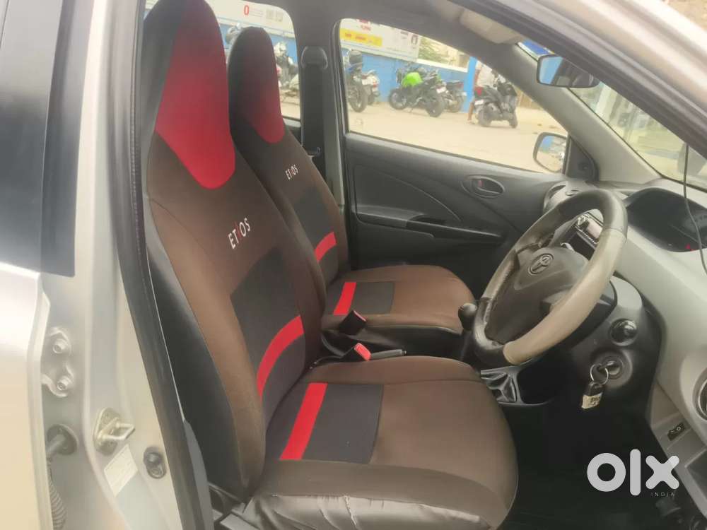 Toyota Etios Liva 1.2 G, 2012, Petrol