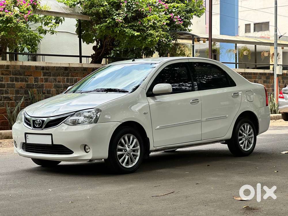 Toyota Etios V, 2011, Petrol
