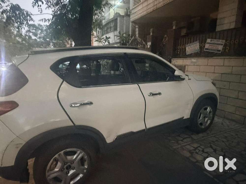 Kia Sonet 2023 Petrol 9500 Km Driven
