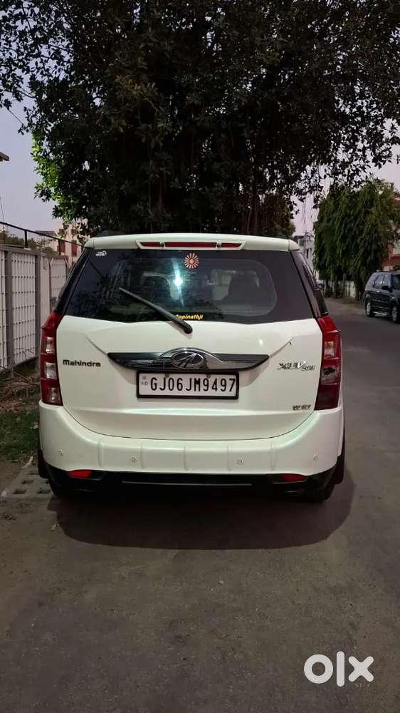 Mahindra Xuv500 2015 Diesel 130000 Km Driven